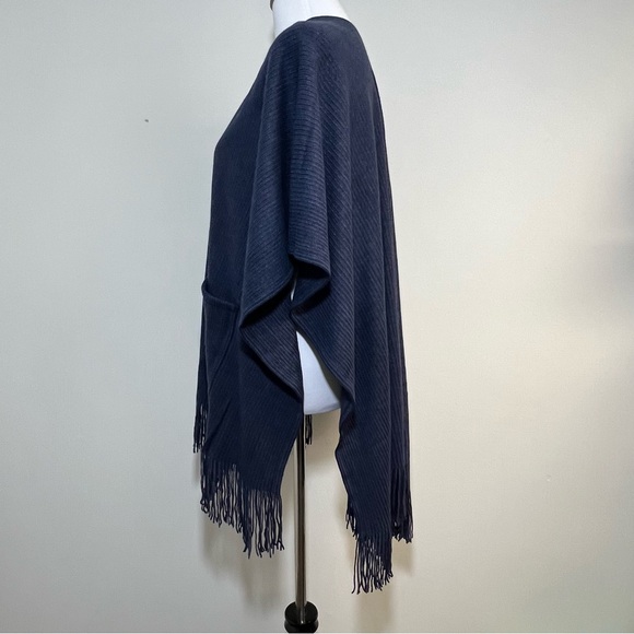 •new• KNIT POCKET SHAWL - Picture 3 of 6